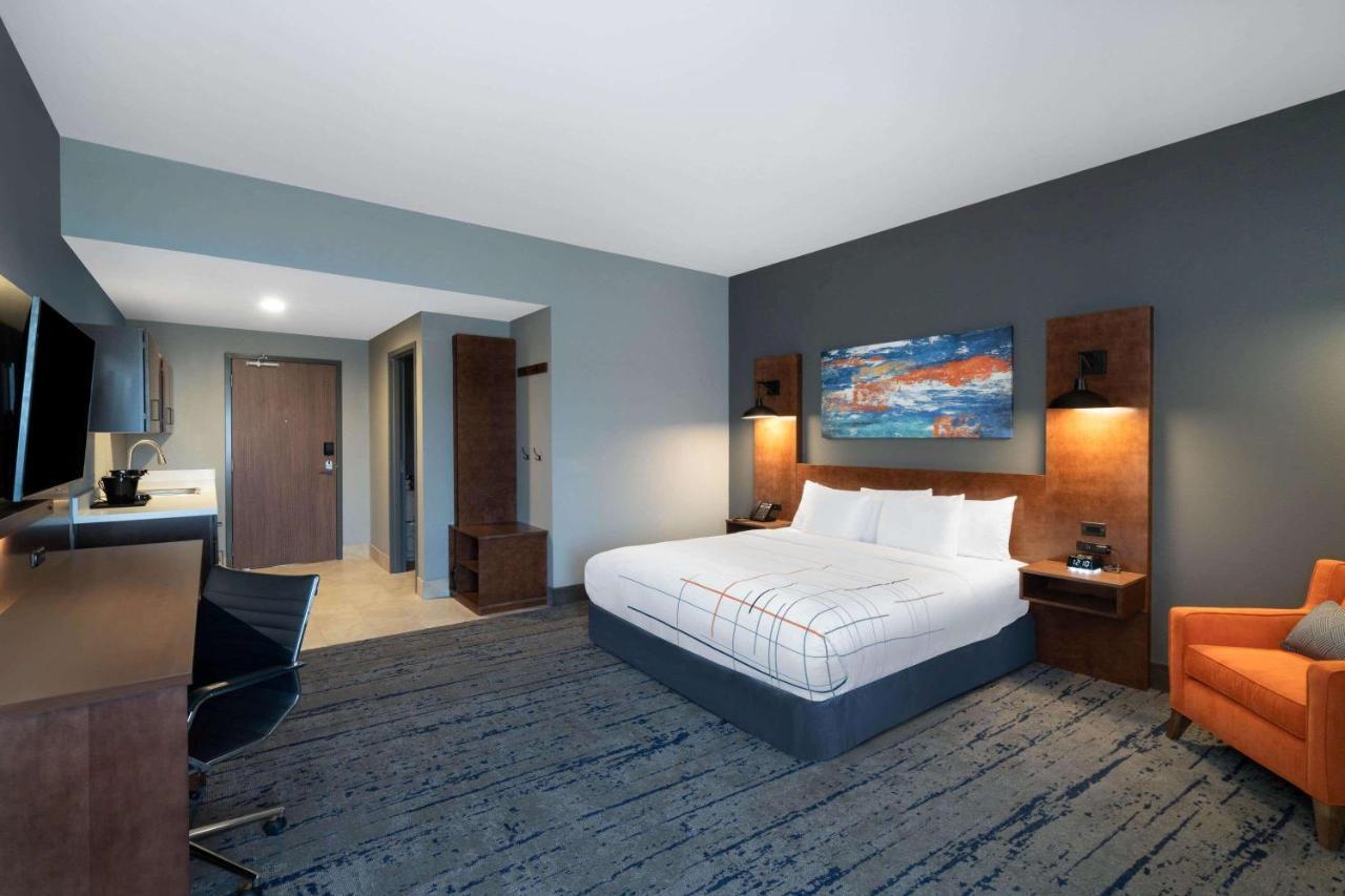 La Quinta Inn & Suites By Wyndham Louisville Ne - Old Henry Rd Экстерьер фото